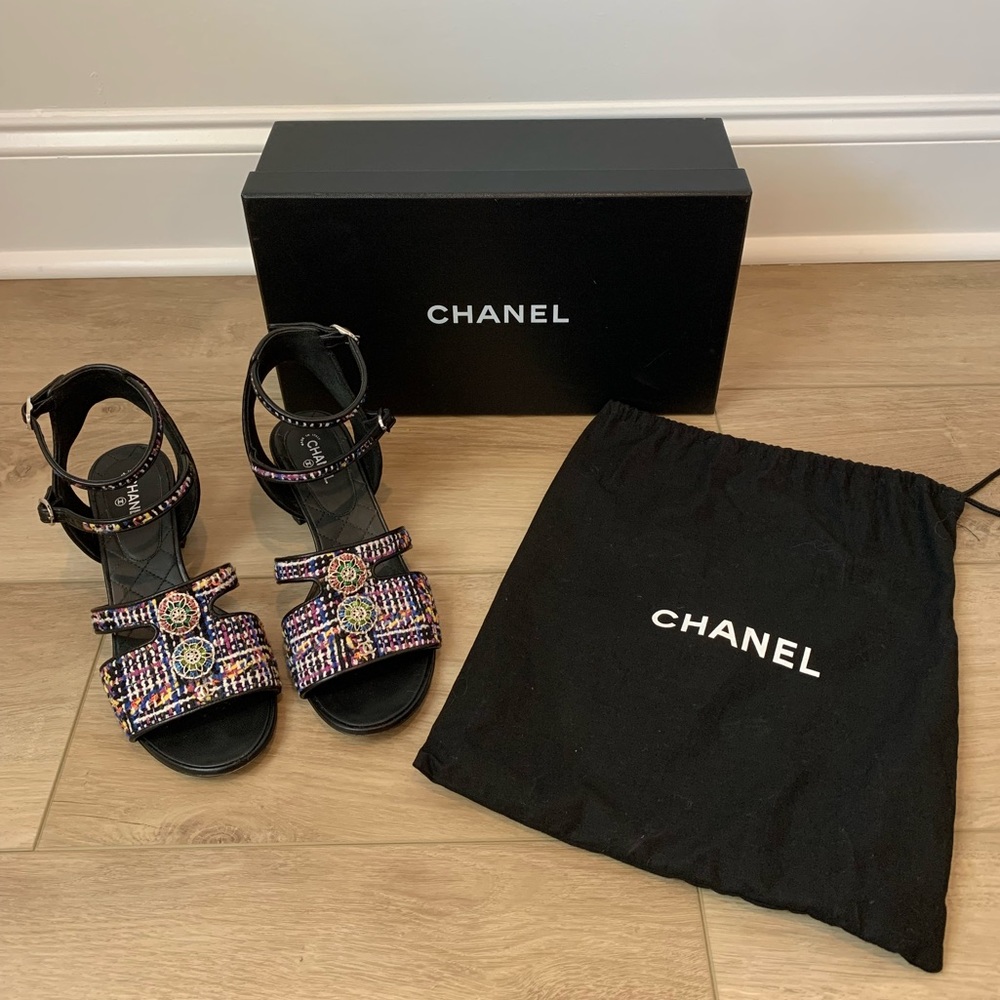CHANEL 2017 Interlocking CC Logo Sandals, Size 8